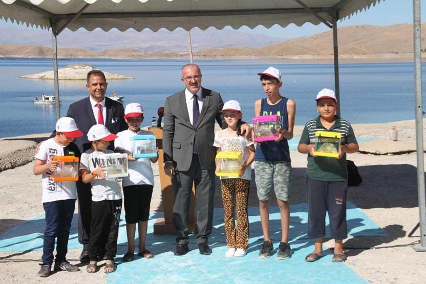 19 ilde 19 milyon yavru sazan sulara bırakıldı