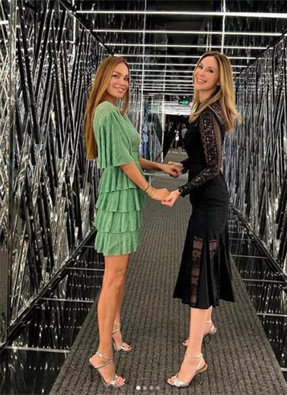 Ebru Şallı ve Demet Şenerden yıllar sonra aynı poz