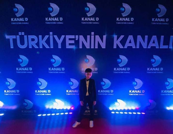 Kanal Dnin gecesinde küçük yıldıza yoğun ilgi
