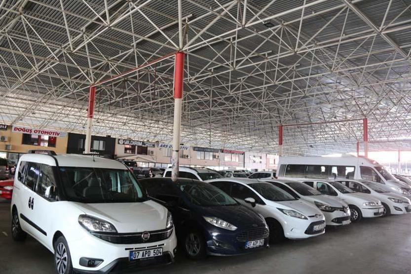 Antalya’da otomobil piyasasında 6+6 hareketliliği: 3-5 bin TL’sine bakmadan satmaya başladılar