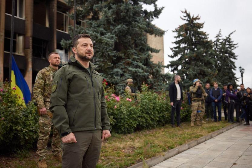 Zelenski, Ukraynanın kontrolüne geçen İzyum’u ziyaret etti