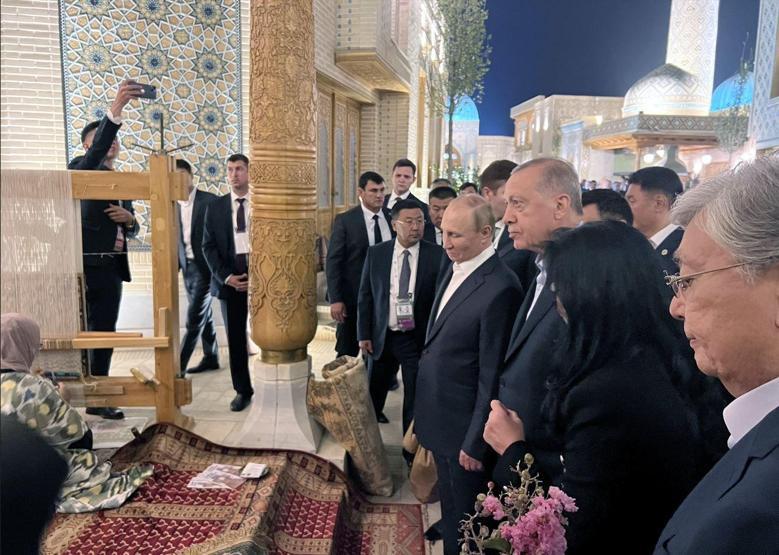 Cumhurbaşkanı Erdoğan Semerkantta liderlerle buluştu