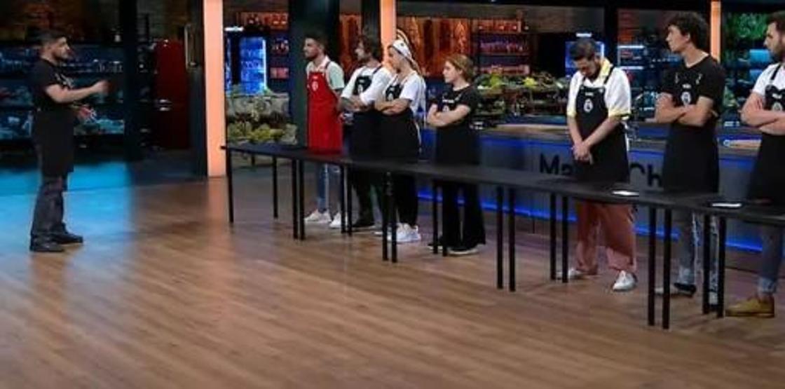 MasterChefte yarışmacılar şeflerin önünde birbirine girdi