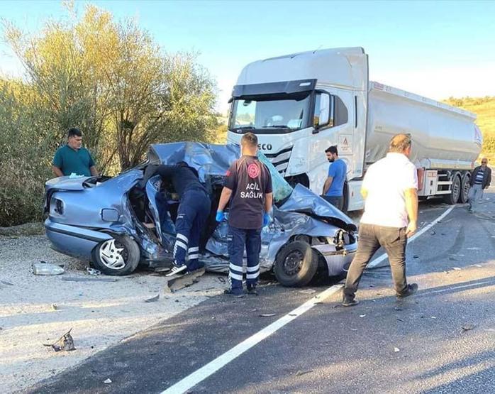 Antalyada kafa kafaya facia: 4 ölü