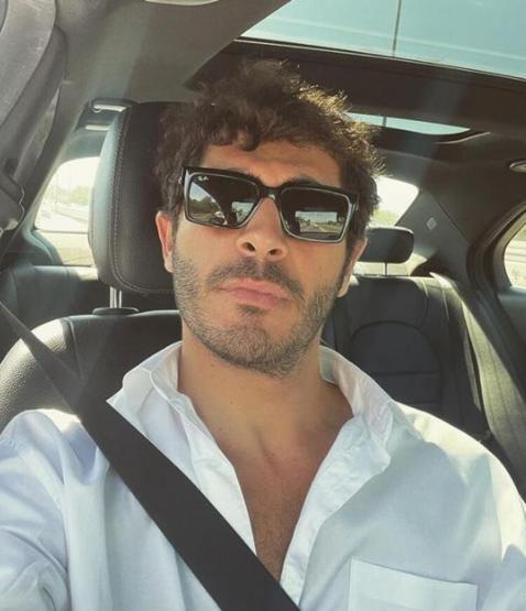 Burak Deniz ile Nilperi Şahinkaya arasında gerilim