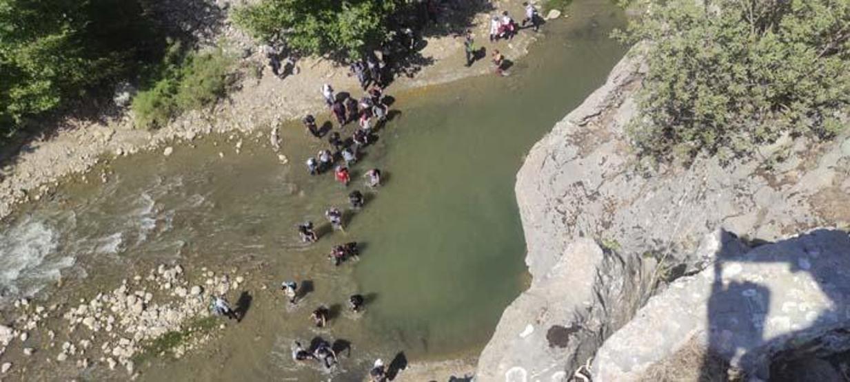 Doğaseverlerin rotası olan Sason Han Deresi kanyonu ziyaretçilerini hayran bıraktı