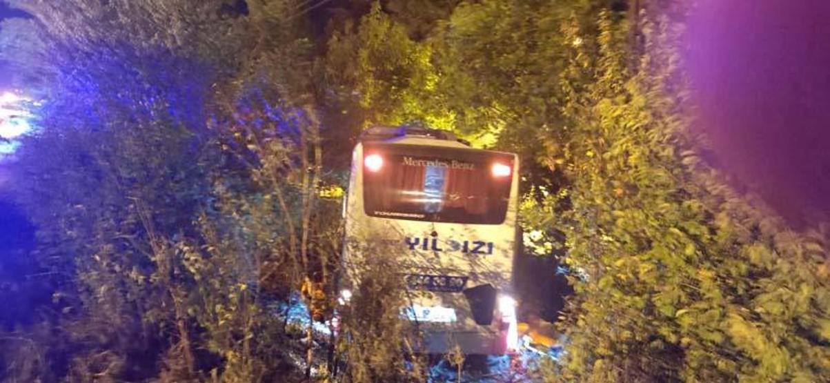 SON DAKİKA: Yolcu otobüsü kamyonetle çarpıştı Ölü ve yaralılar var...