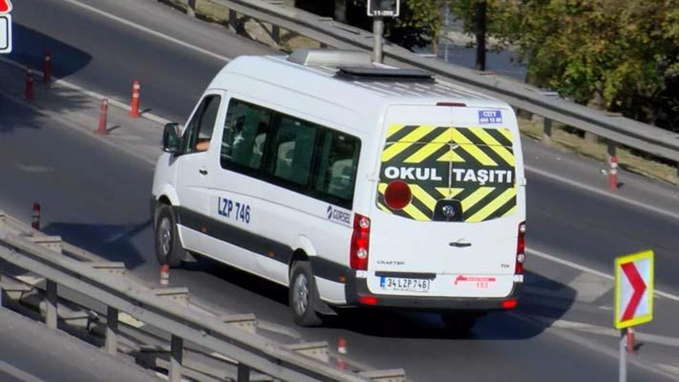 Fahiş servis ücretine itiraz edince kızı yaya kaldı
