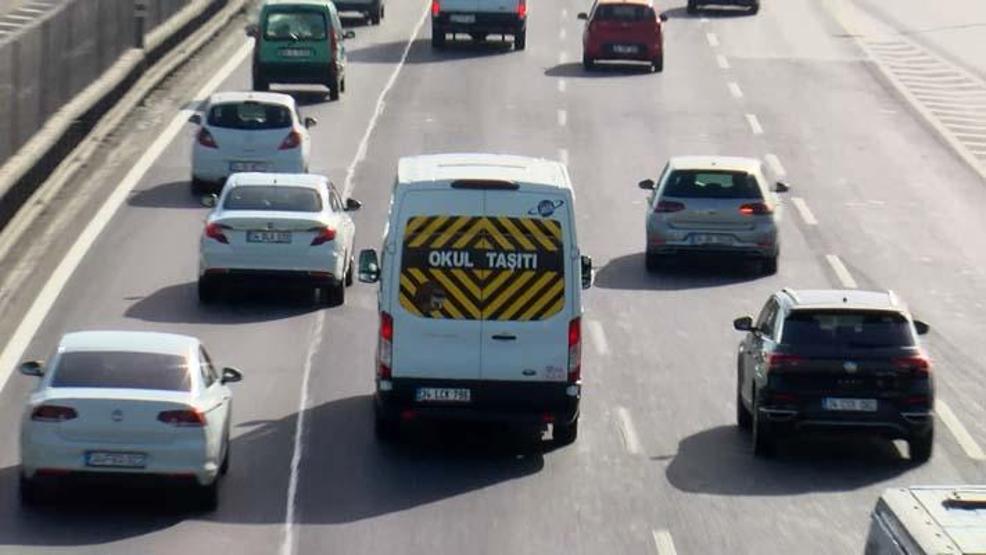 Fahiş servis ücretine itiraz edince kızı yaya kaldı