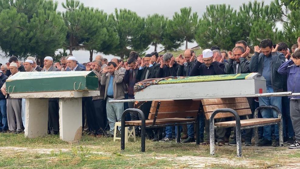 Muhtar kazara yeğenini öldürdü, cenazeye giden dayı da kazada öldü