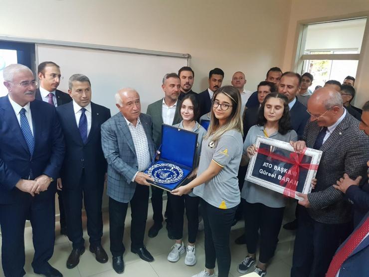TOBB Başkanı Hisarcıklıoğlundan TOGG müjdesi: 29 Ekimi işaret etti