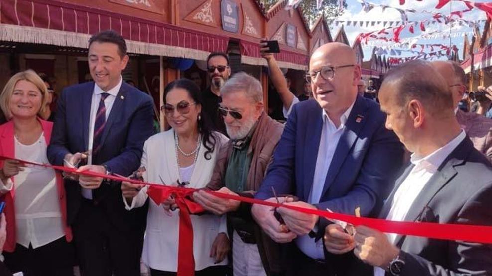 Türkan Şoray ve Ahmet Mekin seneler sonra aynı karede