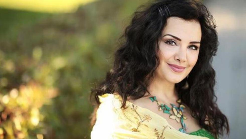 Esra Ceyhan kızıyla fotoğrafını paylaştı ve sitem etti