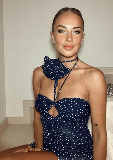Burcu Esmersoy doğum günü kutlamalarına başladı