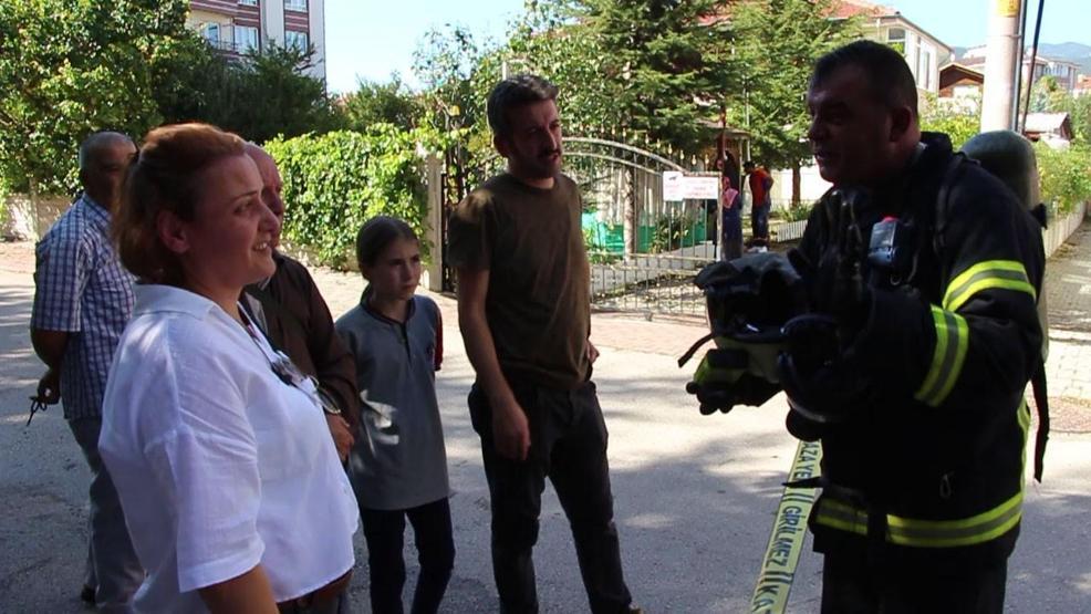 Evdeki halıları kirleten itfaiye eri helallik istedi: Aldığı cevapla şoke oldu