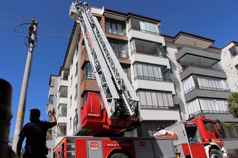 Evdeki halıları kirleten itfaiye eri helallik istedi: Aldığı cevapla şoke oldu