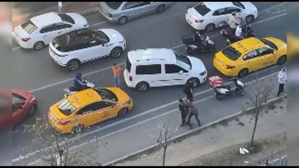 Güngörende trafikte yol verme kavgası