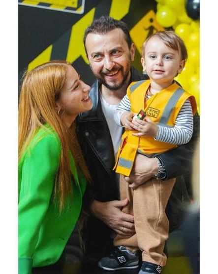 Hazal Kaya bebeğinin ilk adına yaptığı anketle karar verdi