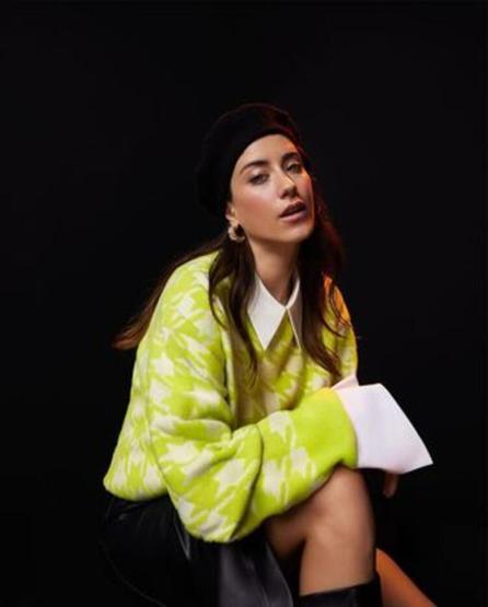 Hazal Kaya bebeğinin ilk adına yaptığı anketle karar verdi