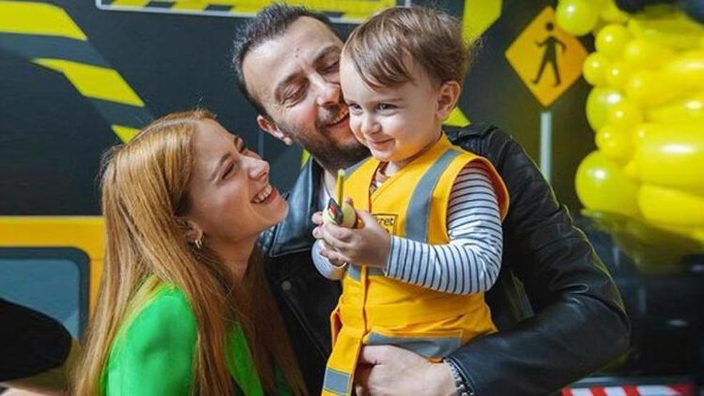 Hazal Kaya bebeğinin ilk adına yaptığı anketle karar verdi