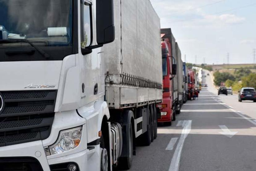 Hamzabeyli Sınır Kapısı’nda 33 kilometre TIR kuyruğu