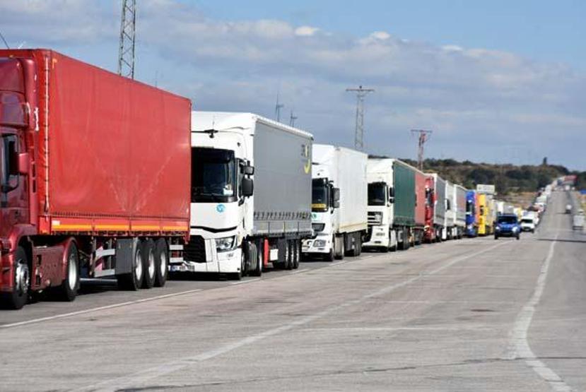 Hamzabeyli Sınır Kapısı’nda 33 kilometre TIR kuyruğu