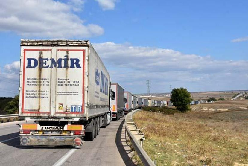 Hamzabeyli Sınır Kapısı’nda 33 kilometre TIR kuyruğu