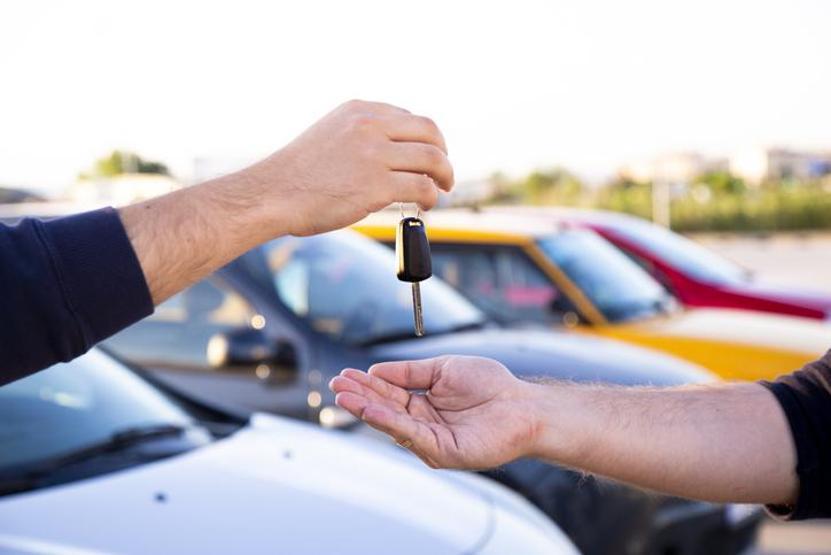 Yetkili servis tamirdeki aracı rehin alabilir mi