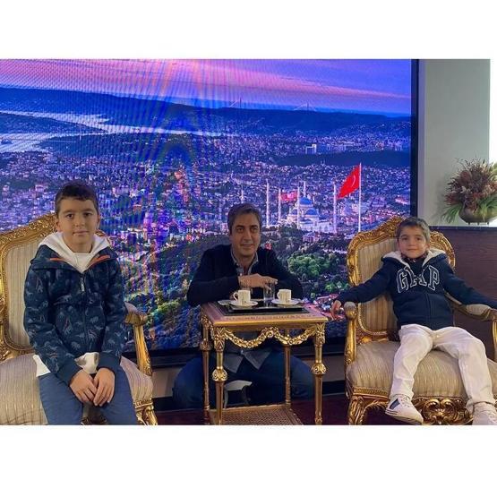 Necati Şaşmaz oğullarını ilk kez paylaştı