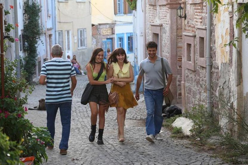 Üç Kız Kardeş yeni bölüm fragmanı yayınlandı Türkan sinir krizi geçiriyor