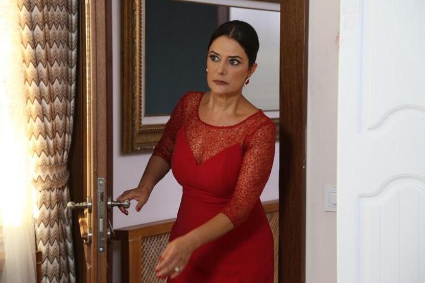 Üç Kız Kardeş yeni bölüm fragmanı yayınlandı Türkan sinir krizi geçiriyor