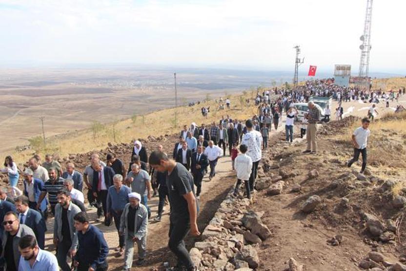 Dev kazanlarda yemekler pişirildi 1400 yıllık gelenek yeniden başladı