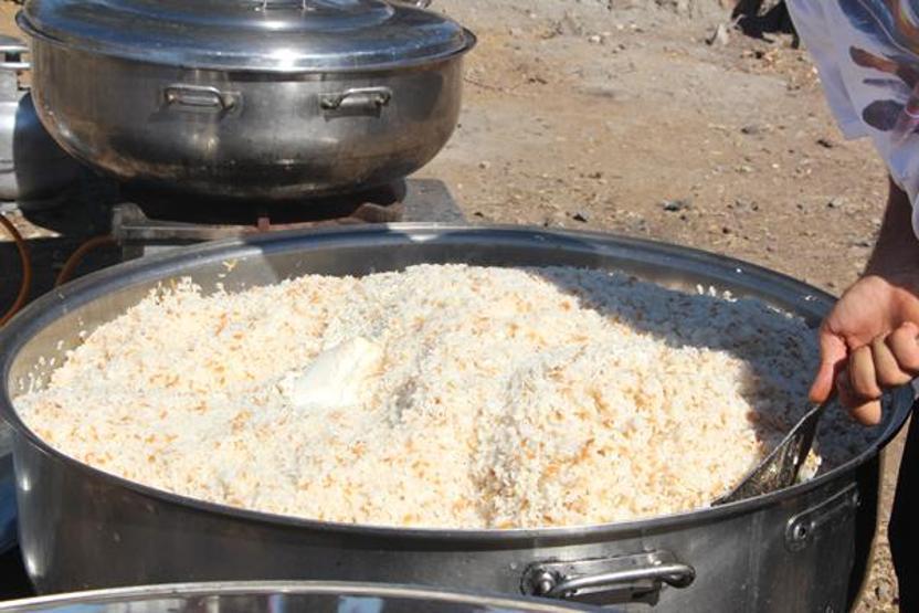 Dev kazanlarda yemekler pişirildi 1400 yıllık gelenek yeniden başladı