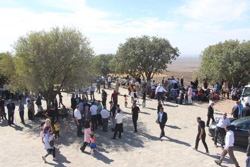 Dev kazanlarda yemekler pişirildi 1400 yıllık gelenek yeniden başladı