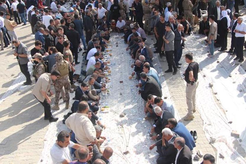 Dev kazanlarda yemekler pişirildi 1400 yıllık gelenek yeniden başladı