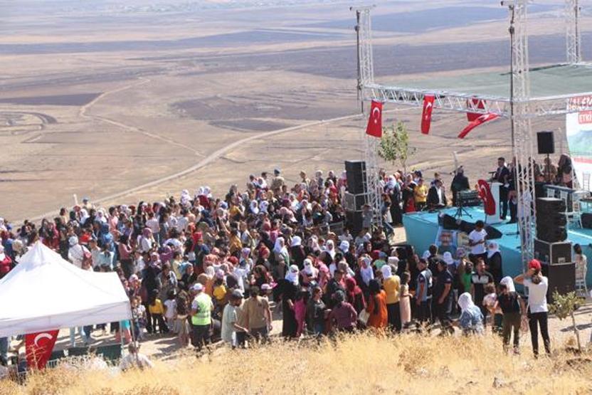 Dev kazanlarda yemekler pişirildi 1400 yıllık gelenek yeniden başladı