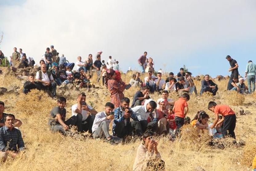Dev kazanlarda yemekler pişirildi 1400 yıllık gelenek yeniden başladı