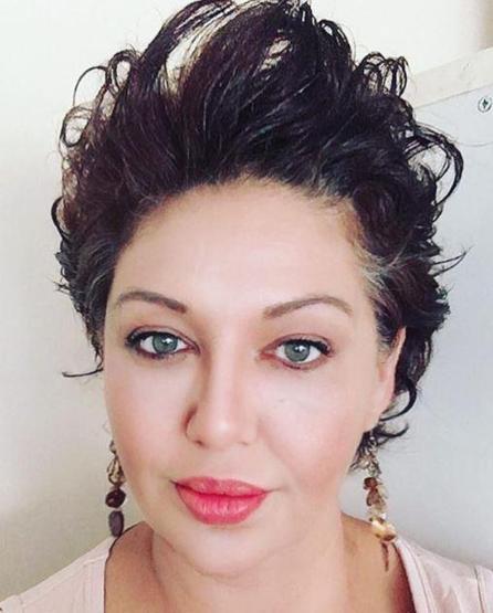 Nurgül Yeşilçayın ablası görenleri şaşkına çeviriyor