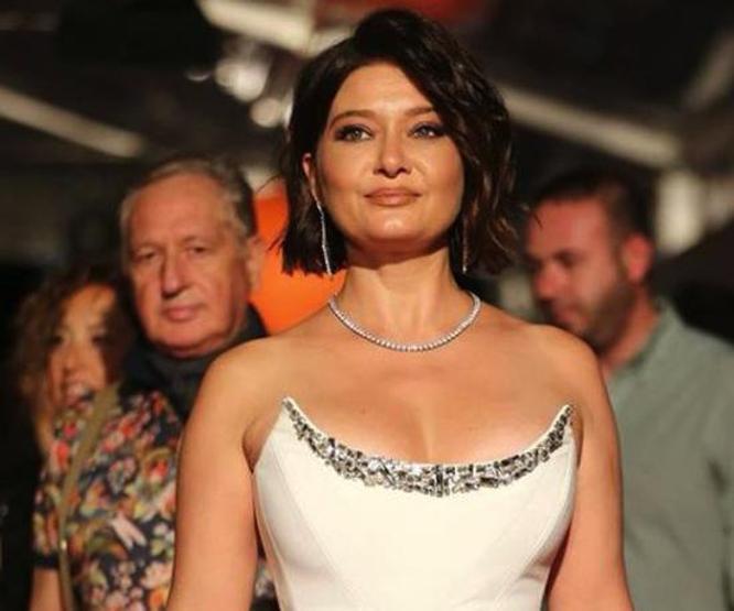 Nurgül Yeşilçayın ablası görenleri şaşkına çeviriyor