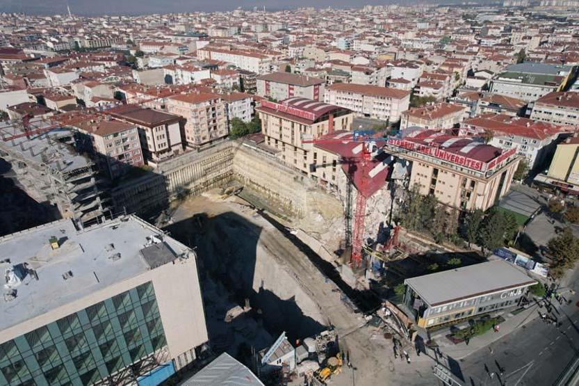İstanbulda üniversite binasında çökme Çalışmalar başladı