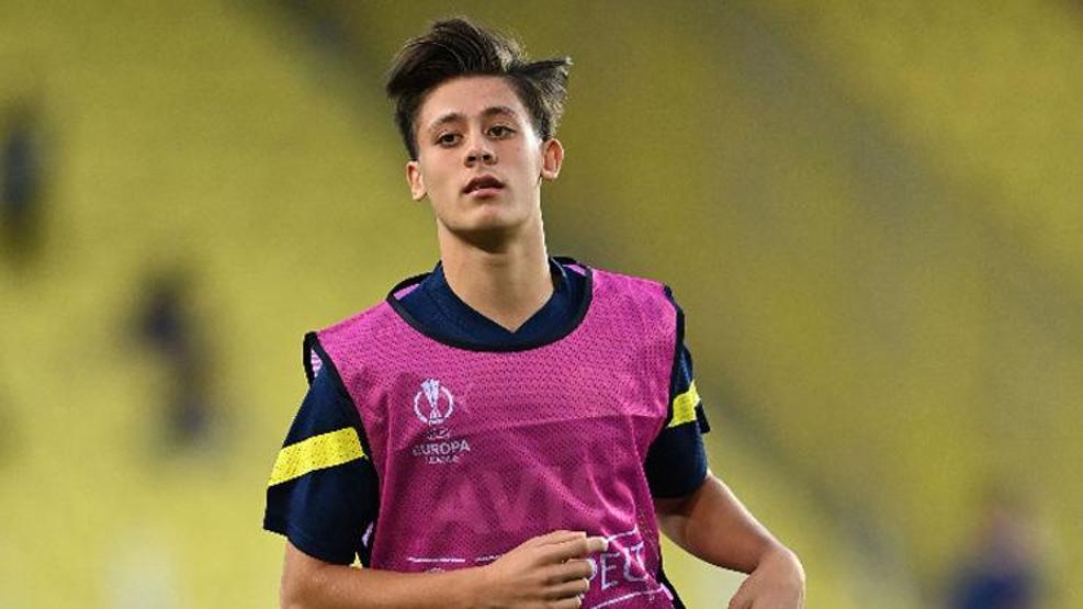 Flaş açıklamalar Mesut Özil futbolu bırakıyor mu Kerem Atletico ile anlaştı mı