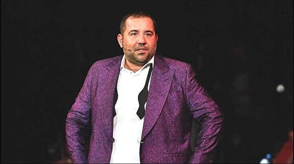 Ata Demirer asansörde öz çekim yapanları tiye aldı
