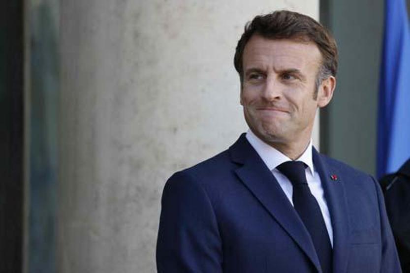 Tepki çeken adım: Macron canlı yayında itiraf etti