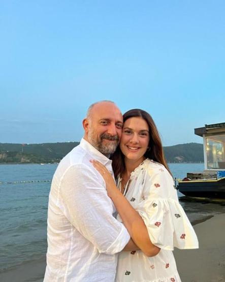Bergüzar Korel kızıyla olan eğlenceli anlarını paylaştı