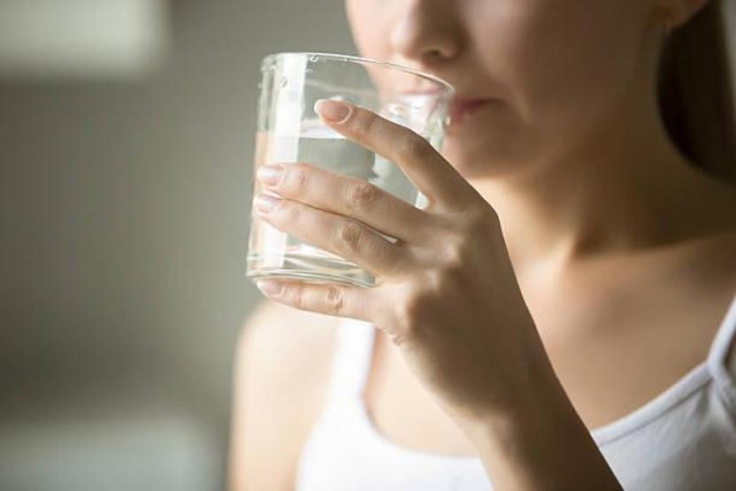 Mideniz için soda yerine suyu tercih edin