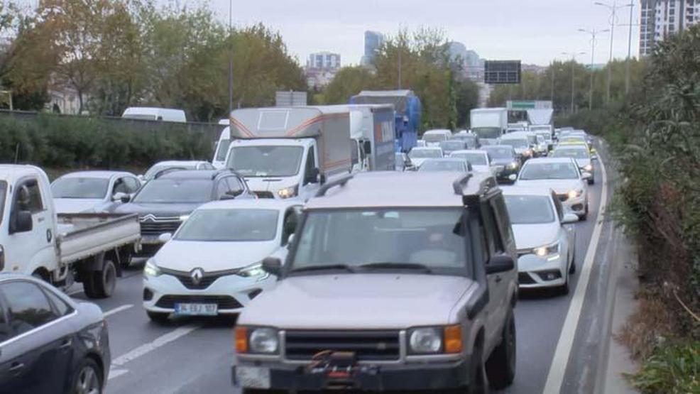 İstanbulda trafikte 1 yıl içinde yüzde 30 artış; hava kirliliği de arttı
