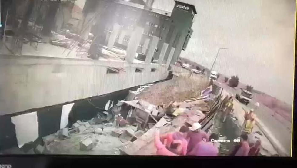 Hafriyat kamyonu inşaata daldı Tam o an...