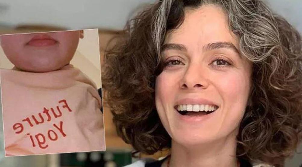 Özge Özpirinçci kızı Mercanı paylaştı