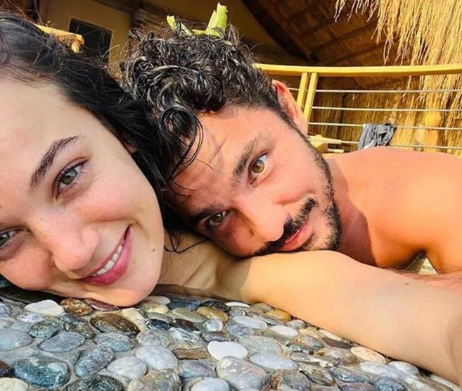Pınar Denize Kaan Yıldırımdan sürpriz doğum günü