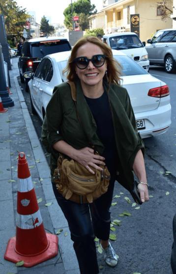 Evlilik sorusu Burçin Terzioğlunu güldürdü